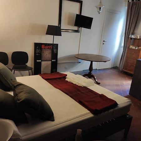 Lovely Portion Of Property Near Piazza Santo Spirito Флоренция Экстерьер фото
